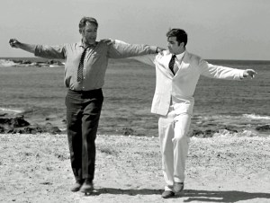 Sorbas und Basil: Sie tanzten den Sirtaki bis in den Sonnenuntergang. Foto: dcrg.net